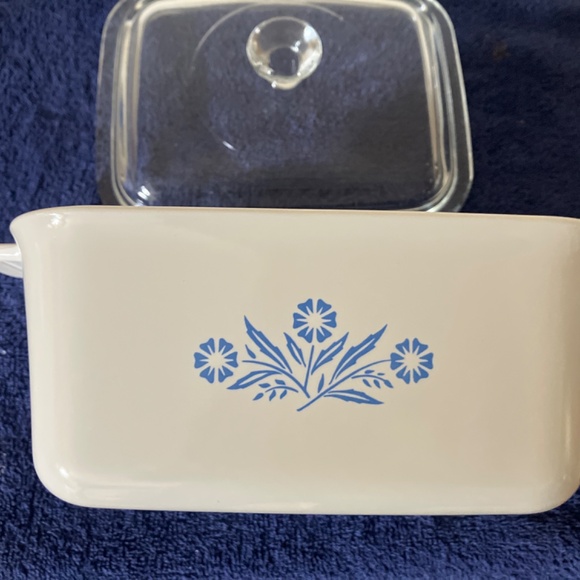 1.5 Quart Rectangular Casserole Baker with Lid - Picture 5 of 8